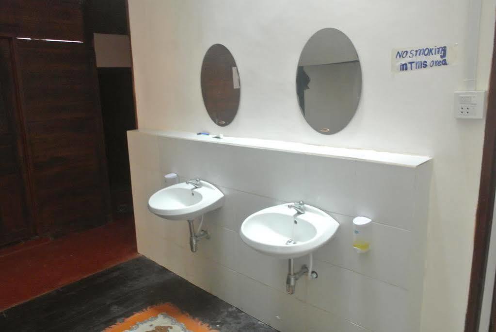 Orange Backpacker Hostel Wientian Zewnętrze zdjęcie